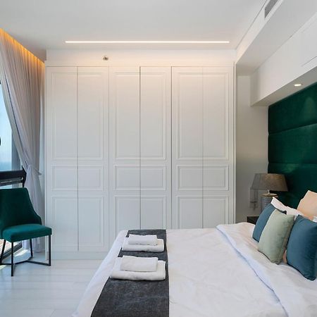Ferienwohnung Yalarent Sea-Breeze Penthouse With Jacuzzi Bat Yam Exterior foto