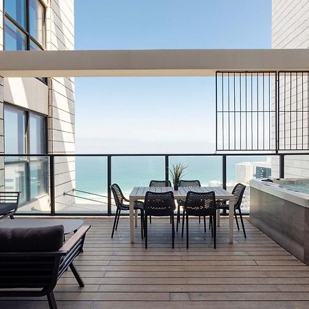 Ferienwohnung Yalarent Sea-Breeze Penthouse With Jacuzzi Bat Yam Exterior foto