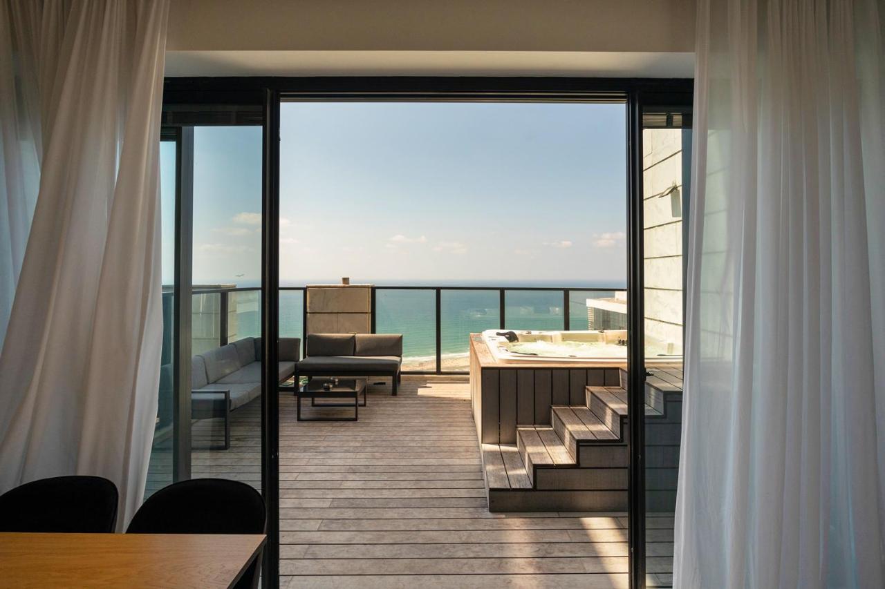 Ferienwohnung Yalarent Sea-Breeze Penthouse With Jacuzzi Bat Yam Exterior foto