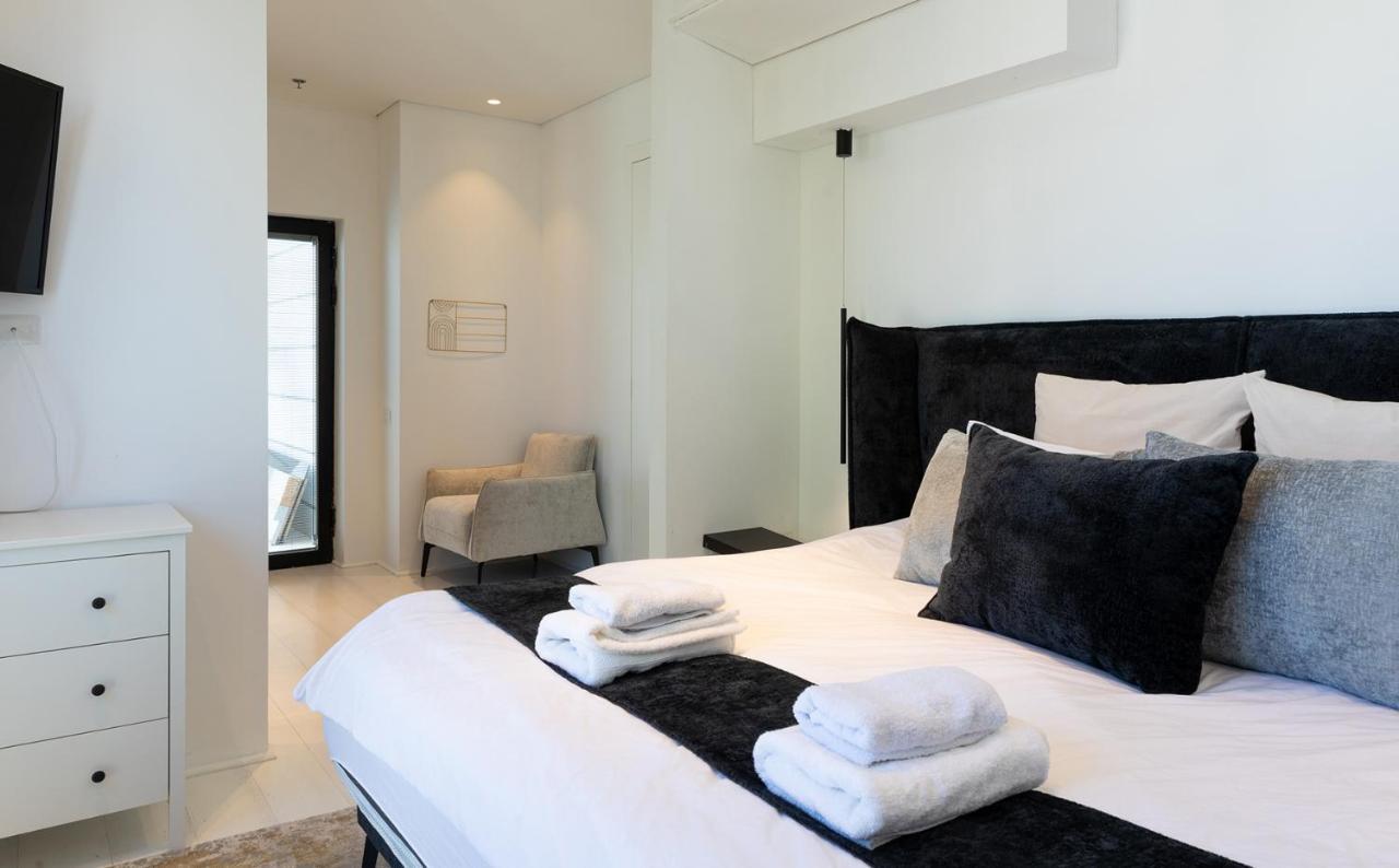 Ferienwohnung Yalarent Sea-Breeze Penthouse With Jacuzzi Bat Yam Exterior foto