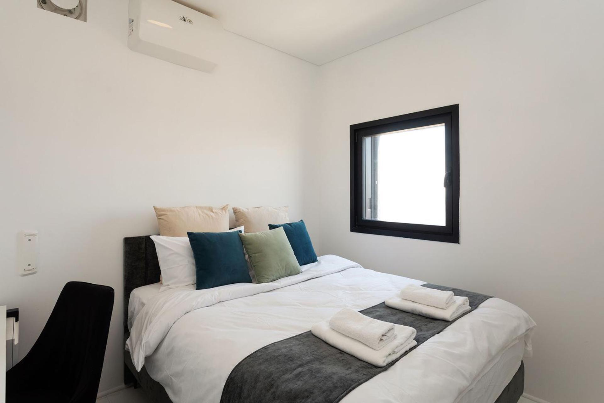 Ferienwohnung Yalarent Sea-Breeze Penthouse With Jacuzzi Bat Yam Exterior foto