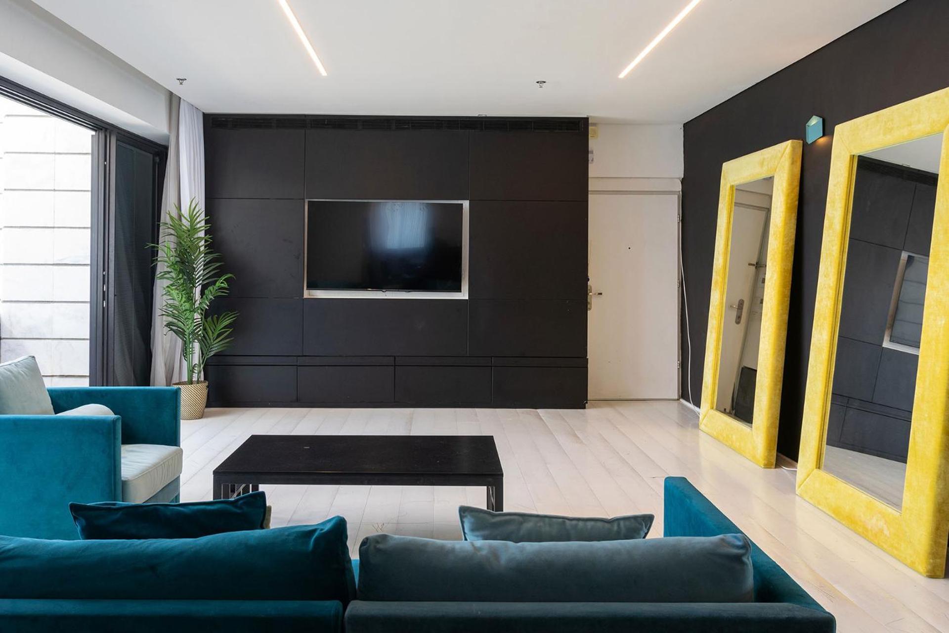 Ferienwohnung Yalarent Sea-Breeze Penthouse With Jacuzzi Bat Yam Exterior foto